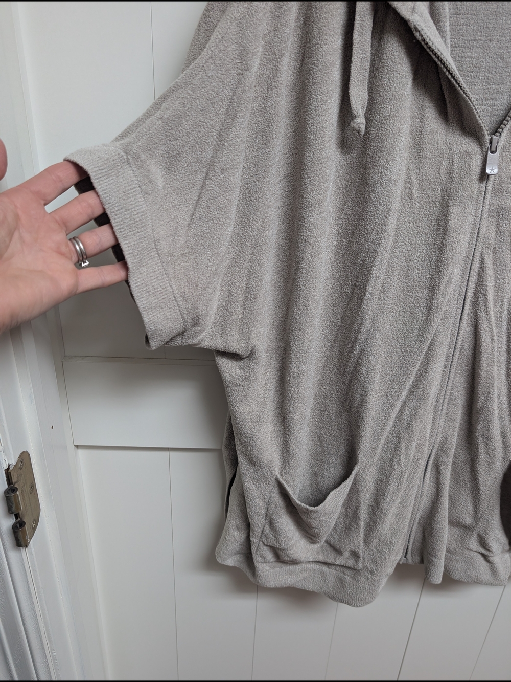 Barefoot Dreams Light Gray CozyChic Ultra Lite Hooded Short Sleeve Zip Up, L/XL - Picture 4 of 5